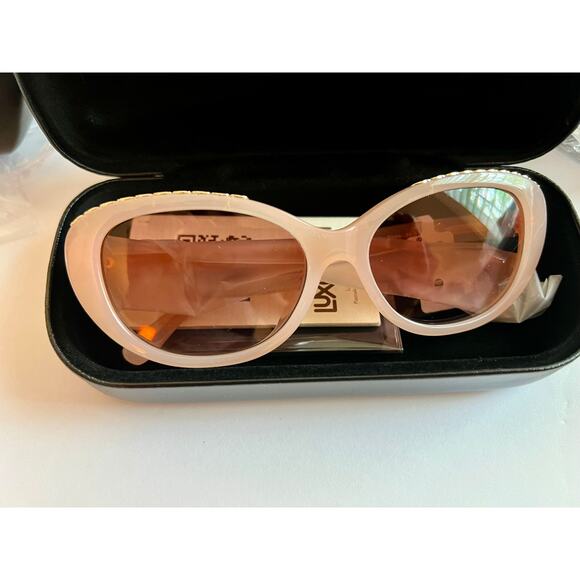 Coach Sunglasses HC 8296U 511313 56-16-140 L1150 Milky Pink / Brown Gradient - Picture 1 of 2